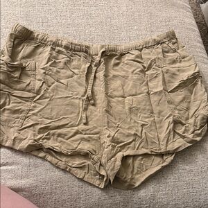 Old Navy Women's Beige Cargo Shorts